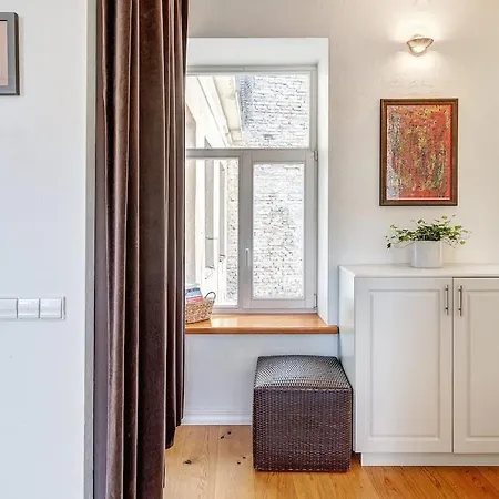 Domillion 2bdr Bright&colorful Old Town Z35 Апартаменты