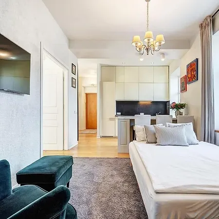 Domillion 2bdr Bright&colorful Old Town Z35 Апартаменты